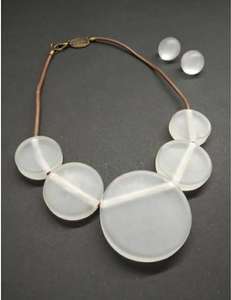 สร้อยคอแฟชั่นสำหรับผู้หญิงมีสไตล์จี้สร้อยคอลูกปัดเรซินสำหรับสวมใส่ในงานปาร์ตี้ - Product Image 2