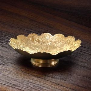 Elegante Tazón Dorado con Diseño de Pétalos de Loto Tallados, Ideal para Dulces, Aperitivos y Presentación Festiva de Mesa, Venta al por Mayor desde India - Product Image 6