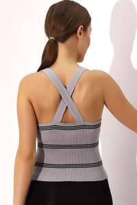 Top corto de punto a rayas para mujer, cuello cuadrado, sin mangas, elástico, minimalista, para uso diario - Product Image 6