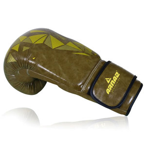 Gants de boxe de qualité supérieure avec une finition premium et une prise en main fiable, offrant un confort respirant et une longue durée de vie. - Product Image 5