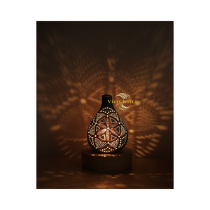 Lampe en calebasse artisanale, luminaire naturel pour une décoration rustique de la maison - Product Image 6