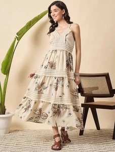 Robe longue indienne en coton faite à la main robe de mariée personnalisée robe d'été à imprimé floral cadeau pour elle en vente - Product Image 4