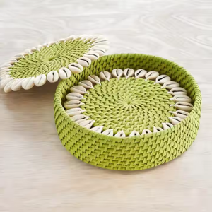 Vente en gros Sous-verres classiques en rotin au design floral - Product Image 1