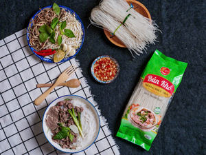 Nouilles de riz séchées de qualité supérieure, exportées du Vietnam, OEM/ODM, nouilles instantanées, 85% de riz, 15% d'eau propre, sachet de 400g, nourriture sèche, vermicelles - Product Image 4