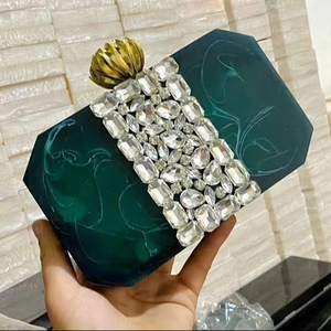 Pochette en résine faite à la main pour femmes à la mode de mariage et de fête avec sangles perles fleurs arrivant en gros par tradebyd - Product Image 1