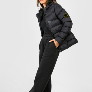 Chaqueta Bomber Personalizada para Mujer con Ribete de Piel de Oveja, Bordado, Transpirable, Procesamiento Crudo, Relleno de Poliéster Acolchado para Invierno - Product Image 3