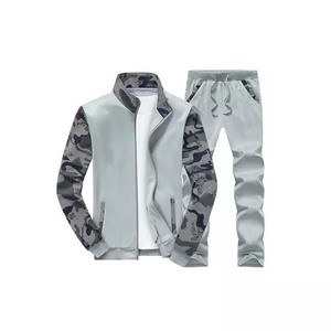 Mejor Venta de calidad superior nuevo diseño 2025 hombres chándal 100% Uso de tela personalizada con etiqueta personalizada y el logotipo de la sublimación chándal - Product Image 4