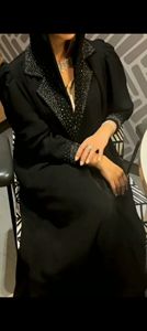 Abaya de satén pequeño elegante de lujo personalizado al por mayor para mujer, ropa islámica con mangas con volantes, inspirada en Dubái, seda turca - Product Image 2