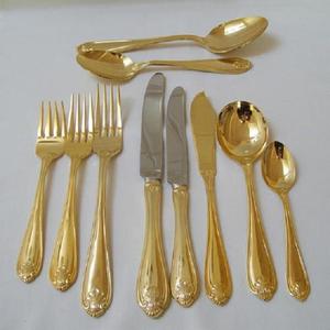 Magnifique ensemble de couverts arc-en-ciel avec une construction en acier durable et des tons vibrants rehaussant les repas quotidiens et les dîners festifs - Product Image 3
