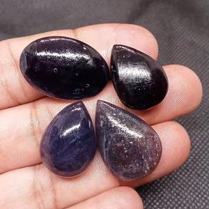 หินไอโอไลต์สีฟ้าหลวมจากธรรมชาติสำหรับการทำเครื่องประดับช่างฝีมือและการรักษาแบบเรกิ - Product Image 1