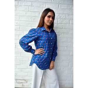 Camisa de Algodón Popelín con Estampado Floral Rosa para Mujer, Talla Única (XS a XL), Manga Larga, para Oficina y Uso Casual, Estampado Azul Hecho a Mano - Product Image 1