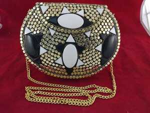 Fête porter pochette en métal fête pochette pour femmes sac de soirée en résine au meilleur prix. - Product Image 2