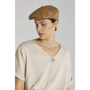 Gorra plana de cuero de primera calidad-Sombrero de mujer suave, duradero y elegante-Perfecto para gorra de lujo de estilo callejero de lujo Sombreros de mujer de lujo italianos - Product Image 5