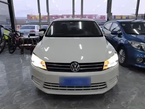 Prêt à être expédié : Volkswagen Jetta d'occasion, modèle 2015, édition Value, 1.6L, boîte manuelle, finition Fashion, berline essence à vendre - Product Image 1