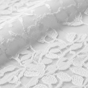 Tissu en dentelle florale écologique en maille, matière polyester douce, léger et respirant, idéal pour la confection de robes et les fournitures textiles. - Product Image 3