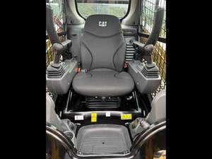 รถตักล้อยาง CAT รุ่น Skid Steer Loader เครื่องยนต์ดีเซล 45 กิโลวัตต์ 75 แรงม้า น้ำหนัก 750 กิโลกรัม รถตักหน้า ใช้เครื่องยนต์ Kubota รุ่นปี 2023 ดีไซน์ใหม่ ลดราคา - Product Image 6