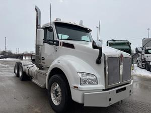 Camion benne SINOTUK HOWO d'occasion 2012-2017, 6x4, cabine simple, moteur diesel 10 cylindres, caméra arrière 360°, écran tactile - Product Image 4