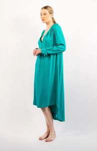 ชุดเดรสลำลองสำหรับผู้ใหญ่ผ้าโพลีเอสเตอร์ย้อมสีล้วนแขนยาวคลุมเข่าชุดเดรสลำลองแฟชั่นแบบกำหนดเองใหม่สำหรับฤดูร้อน - Product Image 3