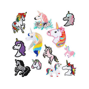 Diseño personalizado de hierro en parches bordados Precio al por mayor Parches bordados personalizados con hierro en el respaldo - Product Image 1