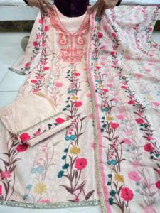 Conjunto de traje informal para mujer con adornos multicolores, tradicional y contemporáneo, disponible a granel - Product Image 6