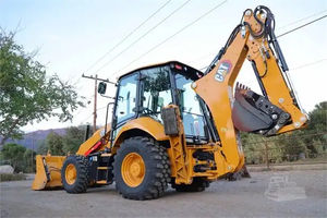 Composants du noyau de la chargeuse sur pneus Caterpillar CAT 420 4x4 d'occasion inclus-pompe à engrenages moteur avec godet agricole - Product Image 6