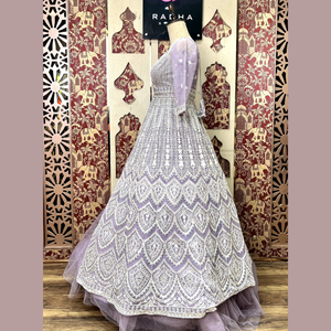 Indo Western Lehenga élégant en couleur rose oignon avec Chikankari complexe travail de toucher à la main Fusion parfaite de la tradition - Product Image 2