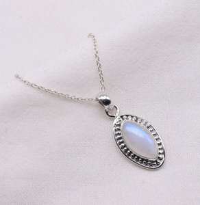 Rainbow Moonstone 925 Sterling Silver Gemstone Colgante de diseñador hecho a mano Joyería fina Colgantes y dijes para mujeres - Product Image 1