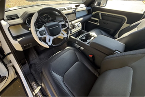 LISTO PARA CONDUCIR - USADO, VOLANTE A LA IZQUIERDA |   CONDUCCIÓN DERECHA |   LAND ROVER DEFENDER 90 X-DYNAMICCC SE 2023 - Product Image 4