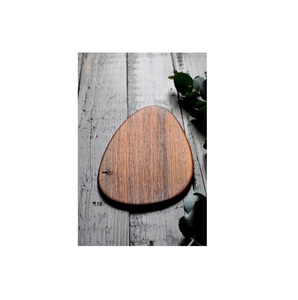 Assiette de présentation en bois au design antique avec incrustation de plats Assiette de service ronde en bois d'acacia pour collation alimentaire - Product Image 1