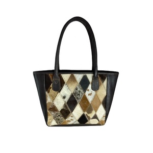 Borsa a tracolla in pelle di vacchetta con capelli tricolore fatta a mano e tricolore fornitore indiano alla moda con rivetto - Product Image 1