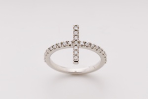 El mejor anillo de lujo para mujer con diamante de diseño fino hecho a mano personalizado para ocasiones de aniversario - Product Image 4