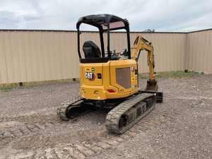 Miniexcavadoras CAT 302.7CR 2024, excavadora pequeña, perfecta para construcción, paisajismo y trabajos pesados, con rendimiento hidráulico compacto. - Product Image 4