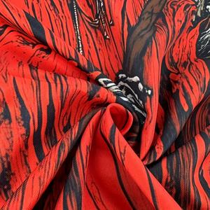 Bandana foulard en satin de soie personnalisé, imprimé par sublimation, anti-poussière, avec logo, pour femmes, pour événements. - Product Image 5