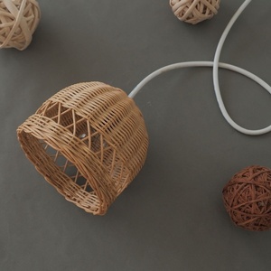 Lámpara de techo tejida de ratán natural hecha a mano, lámpara colgante rústica en estilo de diseño asiático para comedor o sala de estar - Product Image 5