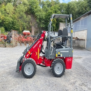 Chargeuse sur pneus Weidermann 1140 robuste, à moteur diesel économe en carburant et durable (conforme EPA), chargeuse frontale compacte, pelle rétrocaveuse haute performance pour creuser - Product Image 1