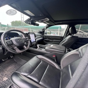 El más vendido: Ram 1500 TRX Big Horn 4x4 de 4 puertas y cabina extendida con caja de 5.6 pies, modelo 2024 - Product Image 3