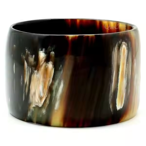 Pulsera de color de cuerno natural con amor y el mejor diseño Brazalete de cuerno Pulsera de artesanía de media luna - Product Image 2