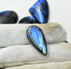 Labradorite Blue Flashy Cabochon des deux côtés Polish Mix Shape 8 Pcs Lot fait à la main pierre précieuse en vrac pour la fabrication de tous les bijoux - Product Image 1
