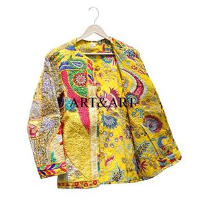 เสื้อแจ็คเก็ตงานปักมือลายควิลท์หลากสีสันสไตล์บันจารา คุชชี งานปักด้วยด้ายฝ้าย เหมาะสำหรับเทศกาลนาวรัตรี - Product Image 4