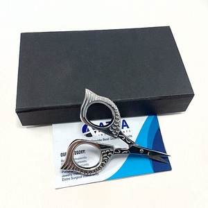 Mini tijeras de bordado de lujo, bordes afilados de acero inoxidable, pequeña herramienta de corte artesanal de costura para costura de tela y proyectos de bricolaje - Product Image 3