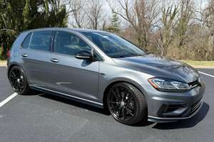 Volkswagen Golf R 2019 Usado, 1 Dueño, Turboalimentado, 4 Cilindros, Tracción en las Cuatro Ruedas, Mayormente sin Modificaciones - Product Image 2