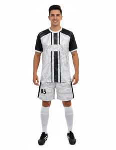 Conjuntos Deportivos Personalizados, Pantalones Cortos y Camisetas para Clubes Deportivos, Entrenamiento, Partidos y Competiciones, Suministro OEM ODM, 100% Poliéster - Product Image 2