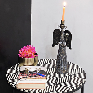 Figurine d'ange en métal avec étoile, corps texturé décoratif et ailes artistiques, figurine tenant une étoile, fée en métal - Product Image 6