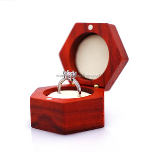 Boîte à bagues en bois de luxe avec plateau de service de cuillères tendance au design durable pour la maison, l'hôtel et le restaurant. - Product Image 1