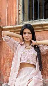 คอลเล็คชั่นใหม่ดีไซเนอร์ชาติพันธุ์คอลเล็คชั่นใหม่ด้วยงานฝีมือพิมพ์ลายด้วยมือที่ได้รับแรงบันดาลใจจากวัฒนธรรมอันยาวนานของเมืองสีชมพู - Product Image 4