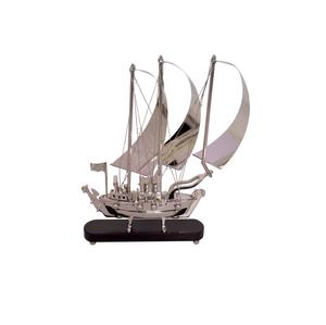 Barco de latón antiguo para el hogar y el hotel, artículos decorativos, pieza de exhibición interior con acabado de alta calidad, barcos elegantes de madera rústica - Product Image 1