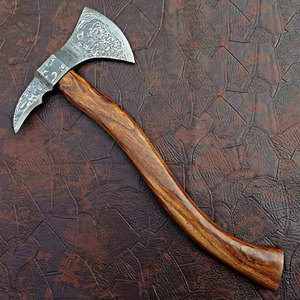 Hache en acier à motif artisanal personnalisé, outil d'extérieur avec manche en bois naturel pour le camping, le bushcraft, l'aventure et l'utilité - Product Image 4