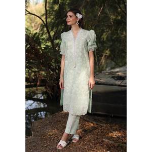 Conjunto de traje de dos piezas sin coser de tela Schiffli verde para mujer - Product Image 4