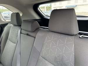 2023 pour RAV 4 XLE FWD utilisé Options complètes prêt à l'emploi direction gauche Turbo moteur sièges en tissu automatique intérieur foncé R18 pneus - Product Image 5