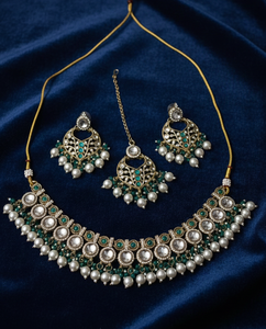 Parure de bijoux de créateur en zircon doré pour soirée, design traditionnel magnifique, collier ras-du-cou simple et boucles d'oreilles pour femme, mariage ethnique - Product Image 1